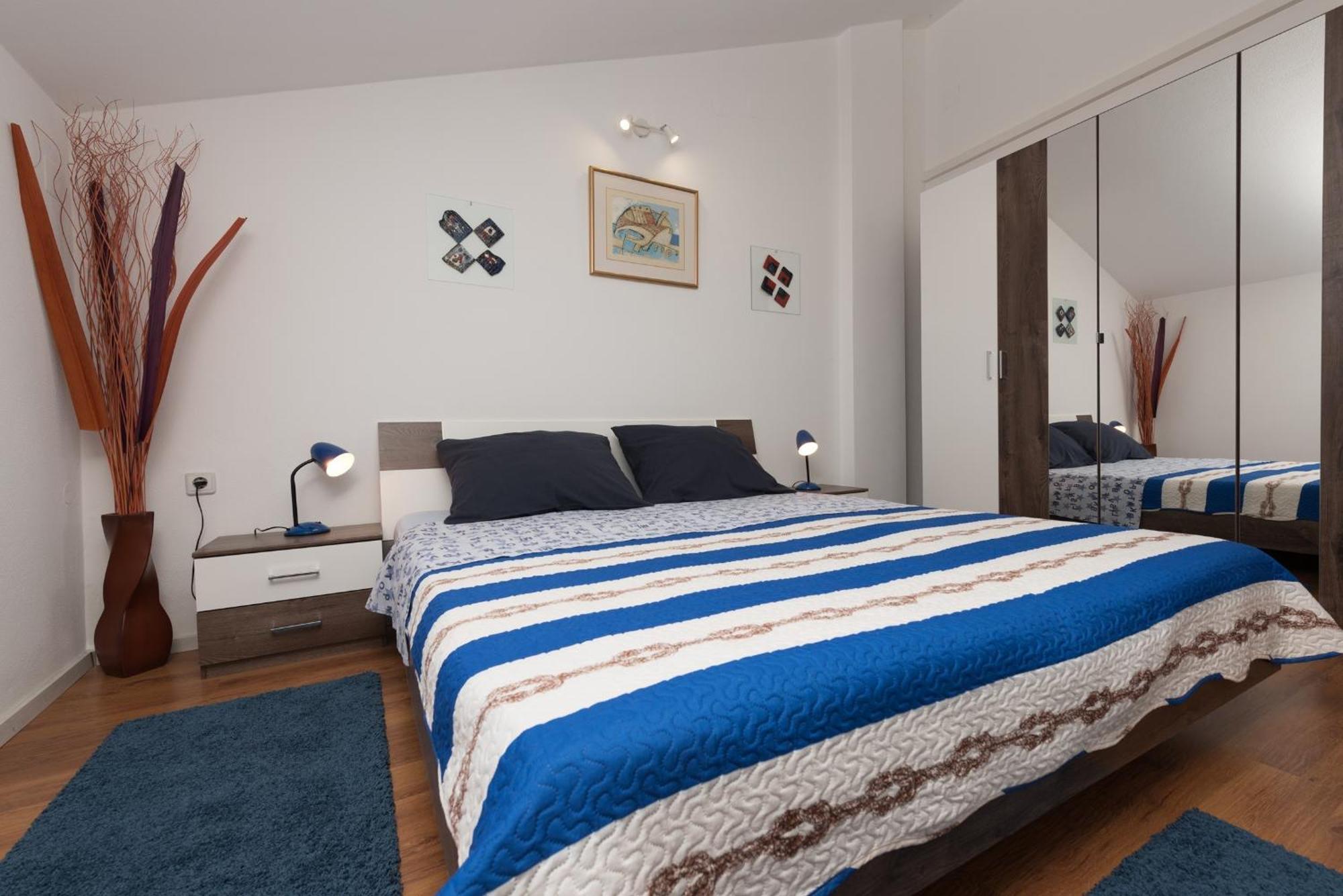 Apartments Villa Zara 로브란 객실 사진