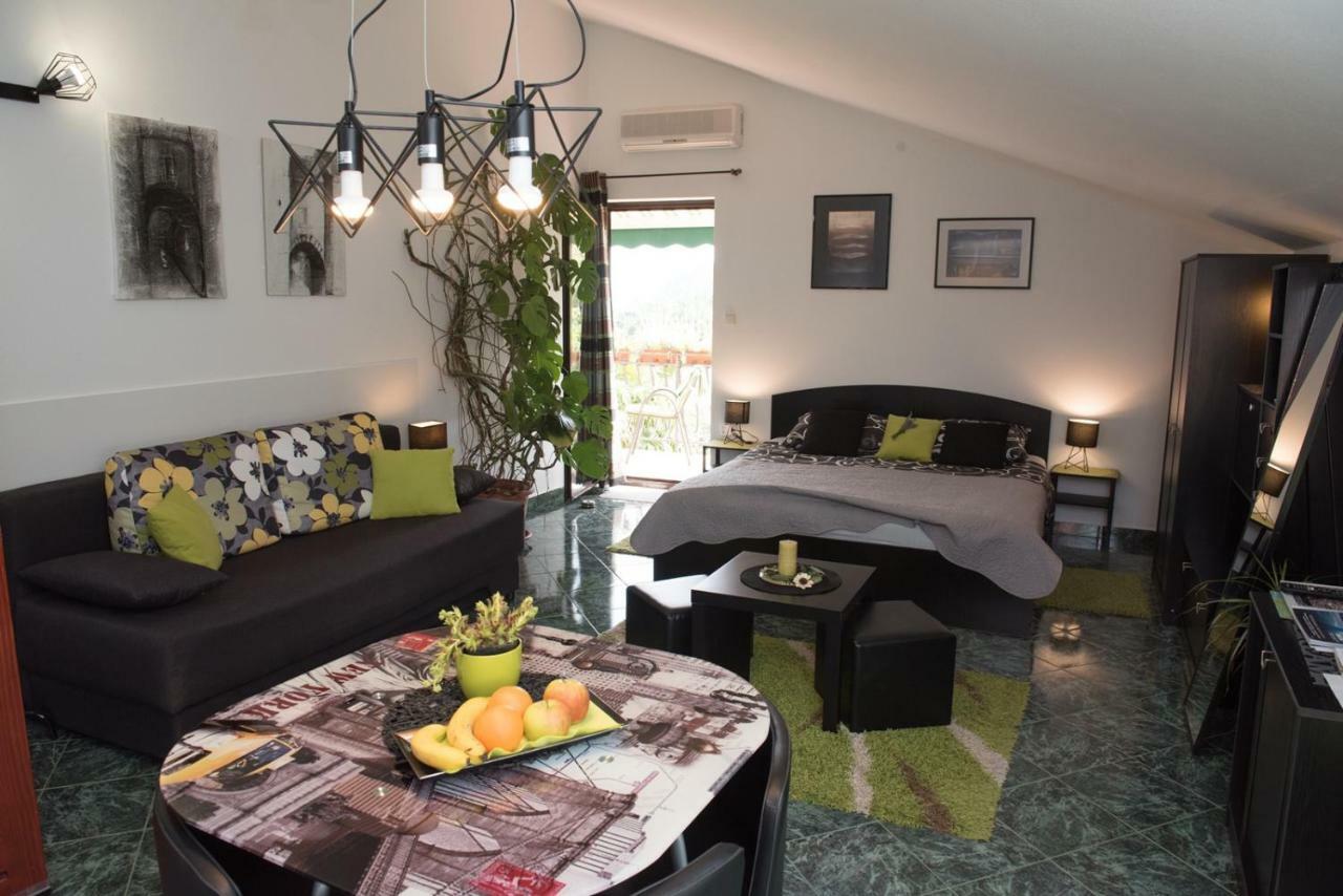 Apartments Villa Zara 로브란 외부 사진